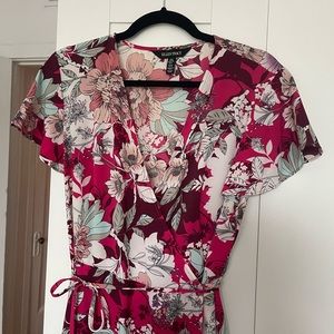 Ellen Tracy Pink Floral Wrap Midi Dress with Ruffles and Flutter Sleeves